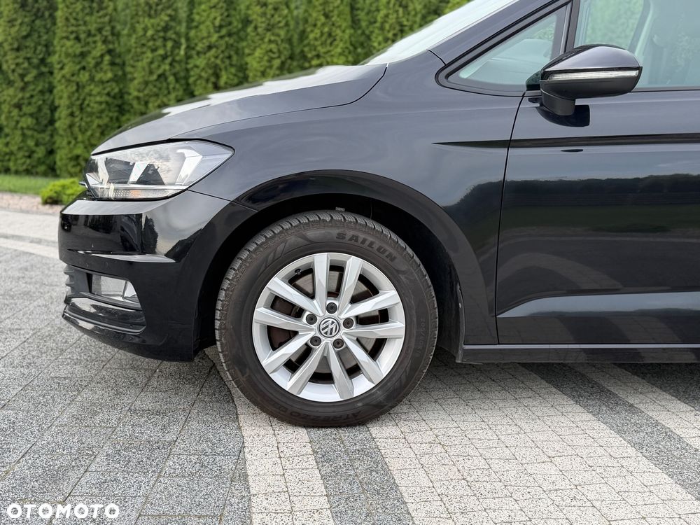 Volkswagen Touran - 8