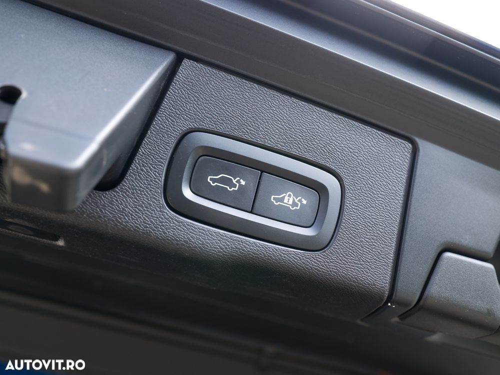 VOLVO XC60 2021 — imagine 34