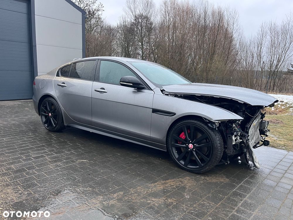 Jaguar XE ver-2-0-d180-awd-r--dynamic-hse - 7