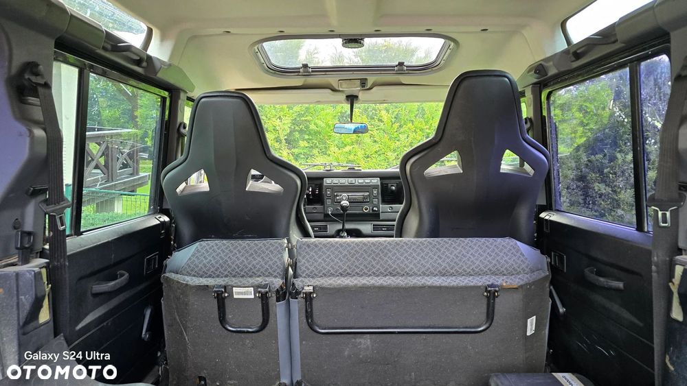Land Rover Defender 110 Style - 11