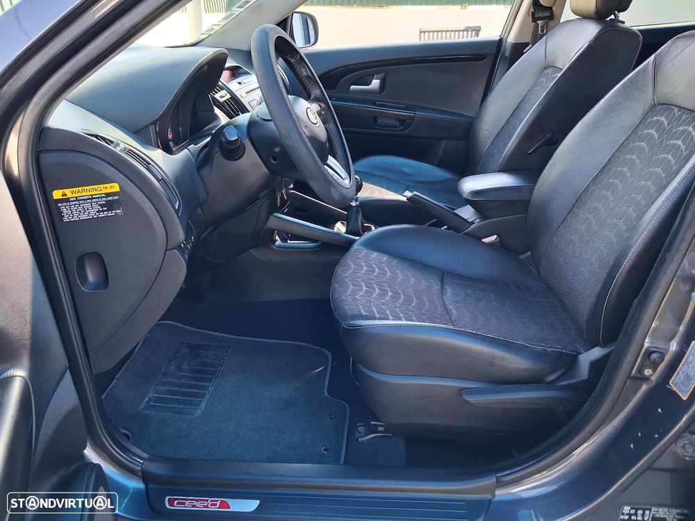 Kia Ceed SW 1.6 CRDi TX ISG - 13