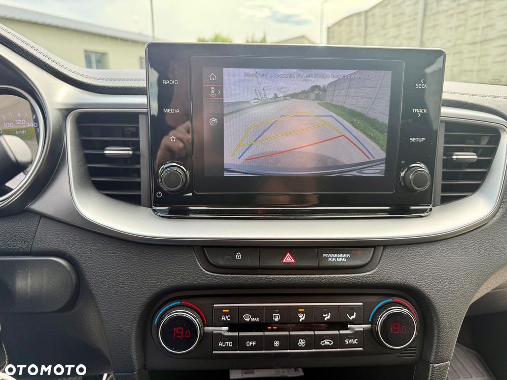 Kia Ceed 1.5 T-GDI M - 12
