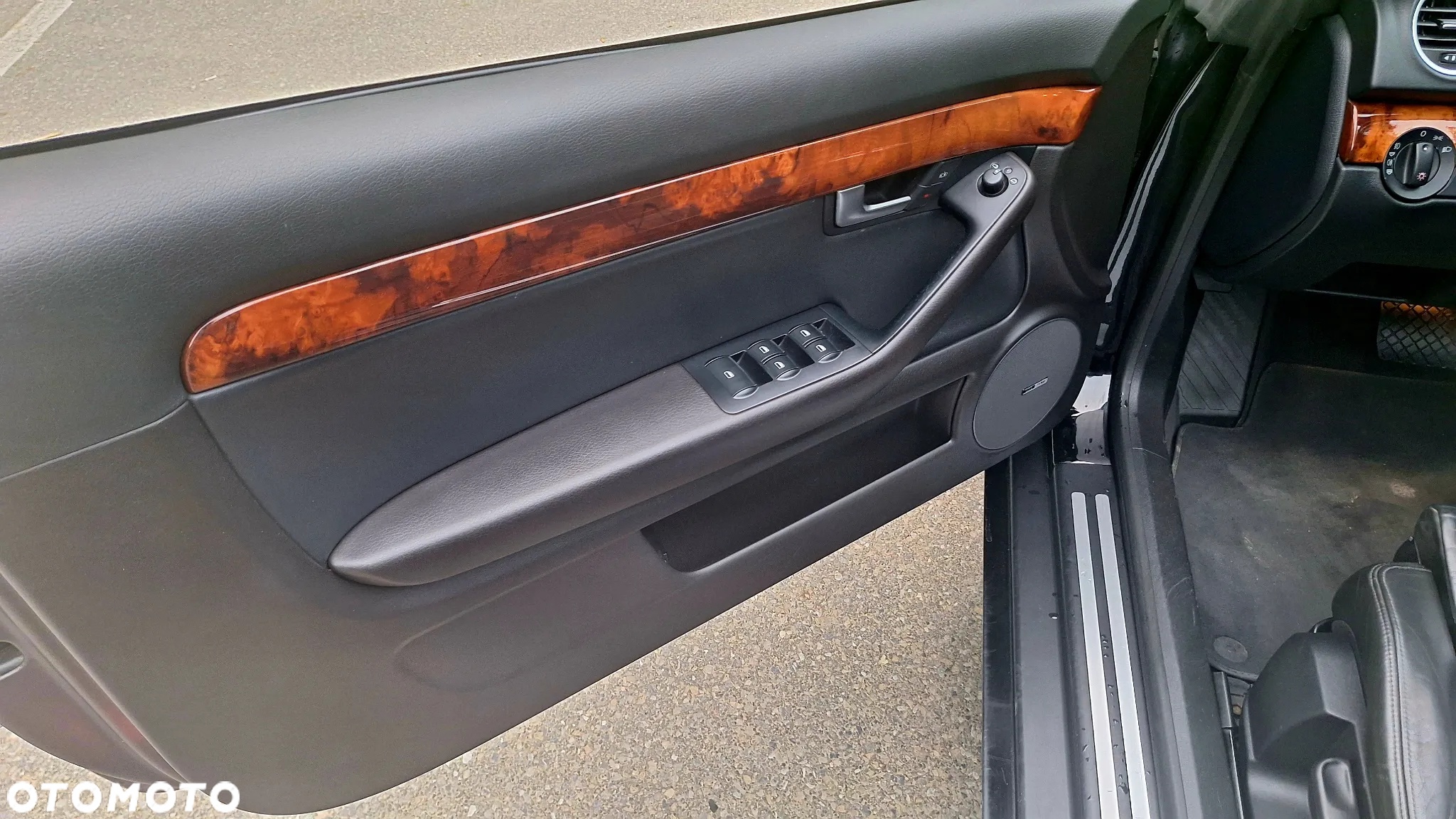 Audi A4 Cabriolet 2.0 TDI DPF multitronic - 11
