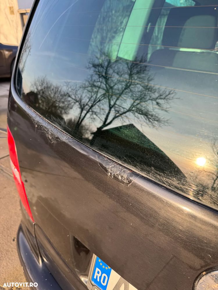 Volkswagen Touran 2.0TDI Trendline - 4