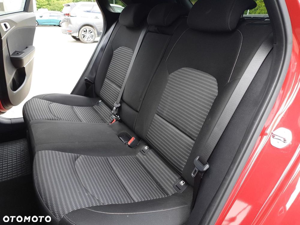 Kia Ceed - 16