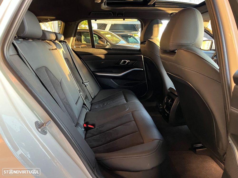 BMW 330 e Touring Pack M Auto - 54
