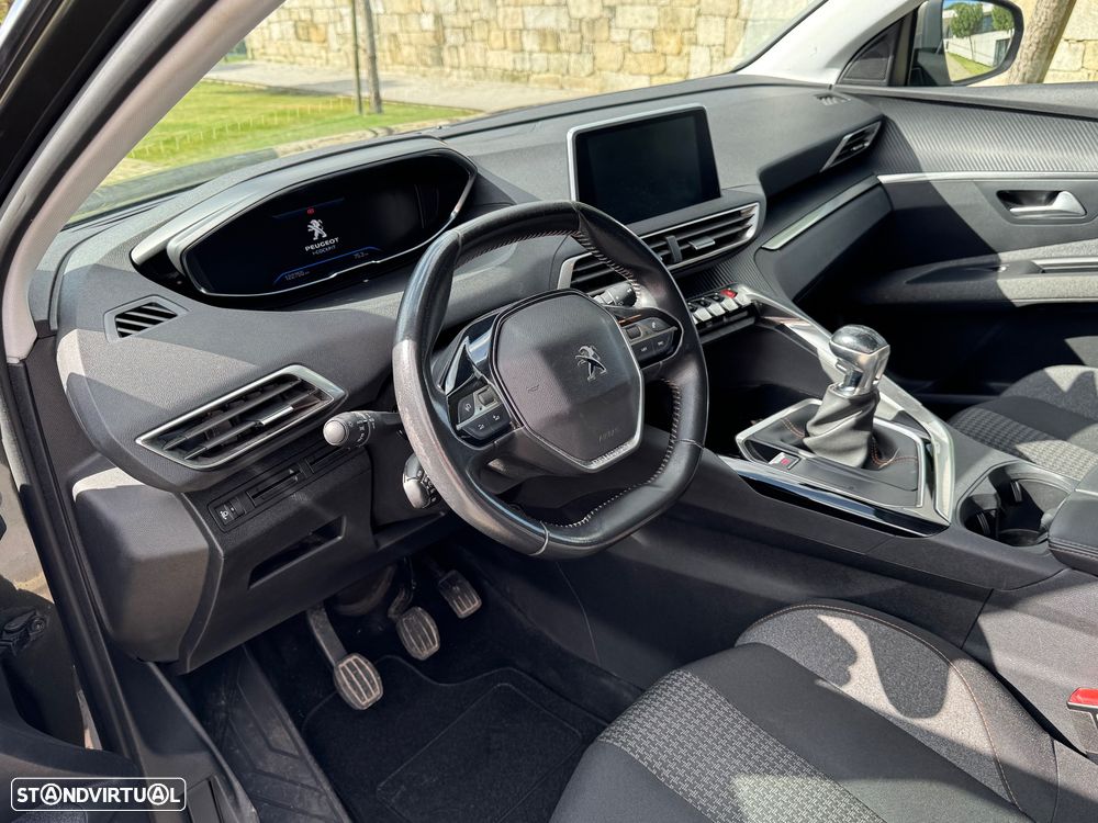 Peugeot 3008 - 18