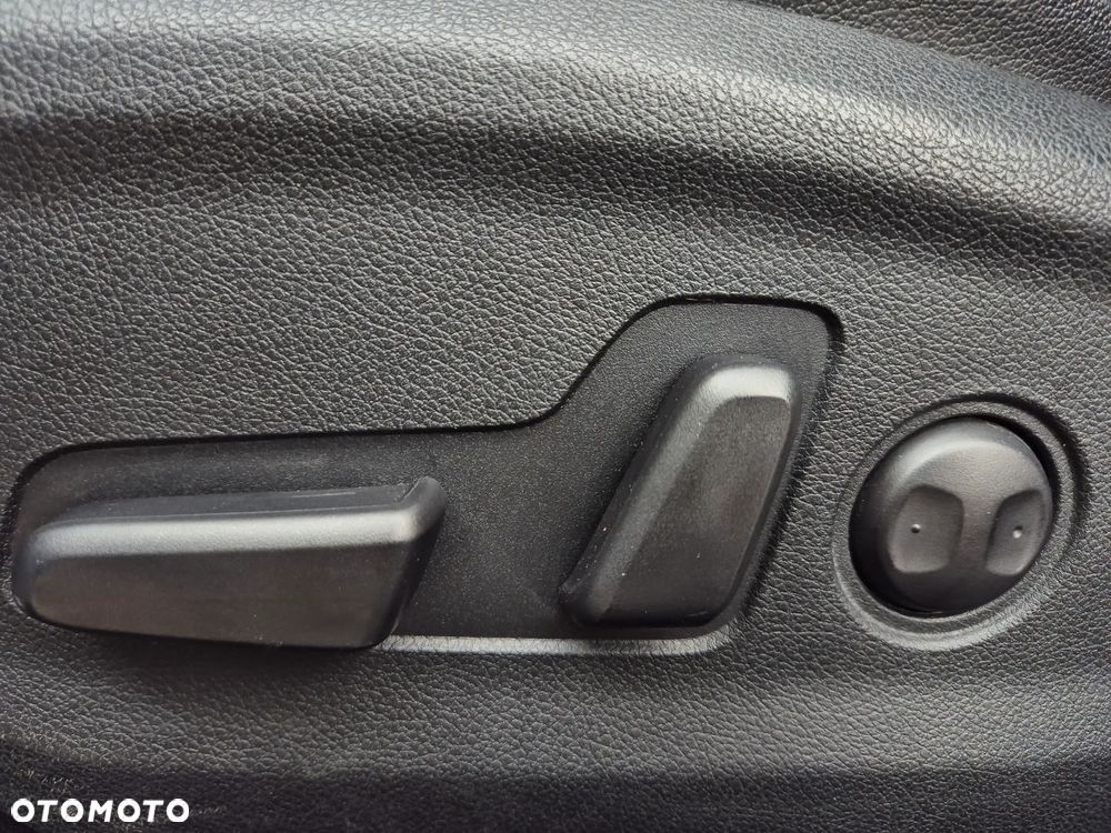 Kia Sportage 2,0 CRDI AWD GT Line - 33