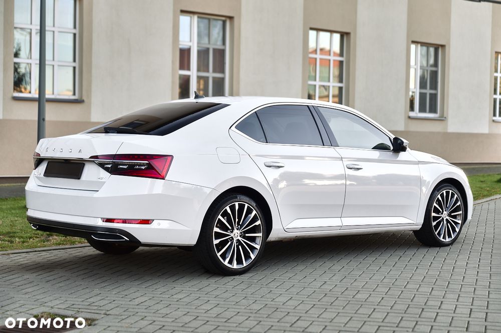 Skoda Superb 2.0 TDI SCR 4x4 L&K DSG - 10