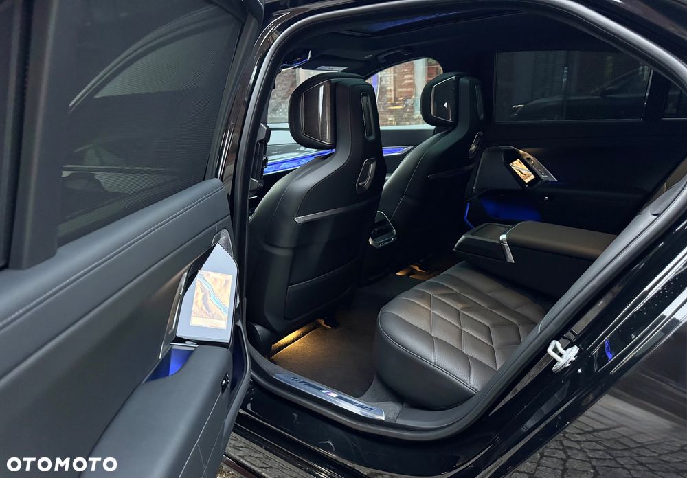 BMW Seria 7 740i - 17