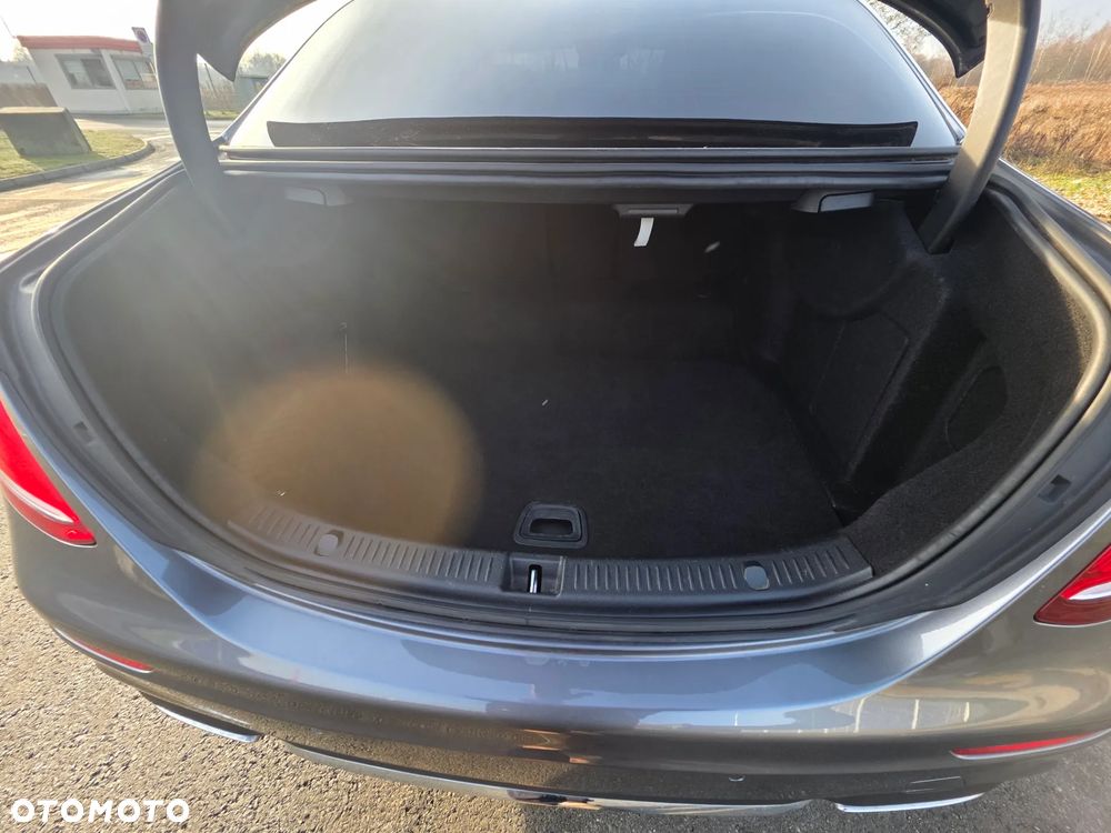 Mercedes-Benz Klasa E 220 d 4-Matic AMG - 24