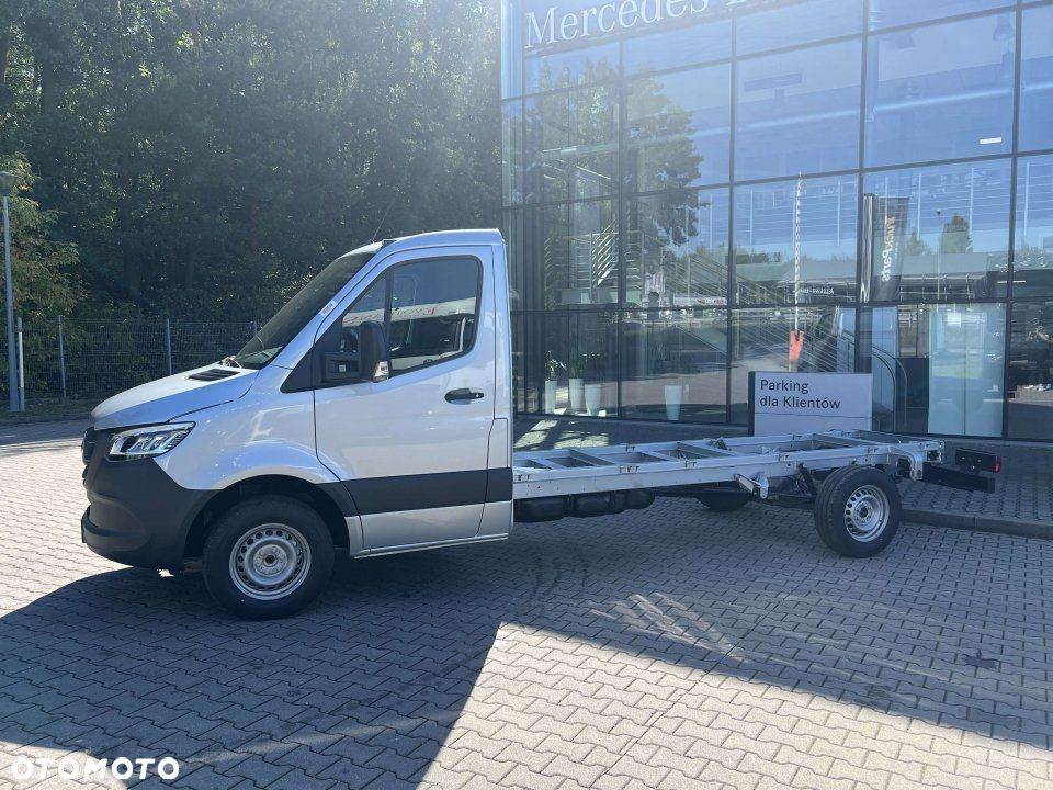Mercedes-Benz Sprinter - 2