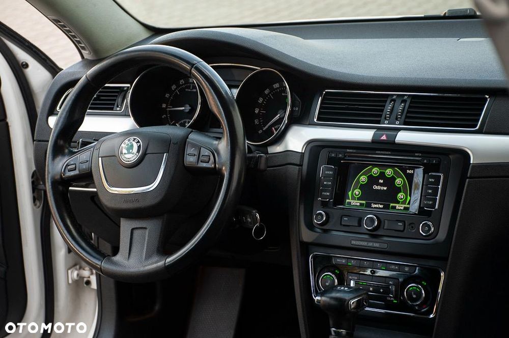 Skoda Superb 2.0 TDI DSG Ambition - 19