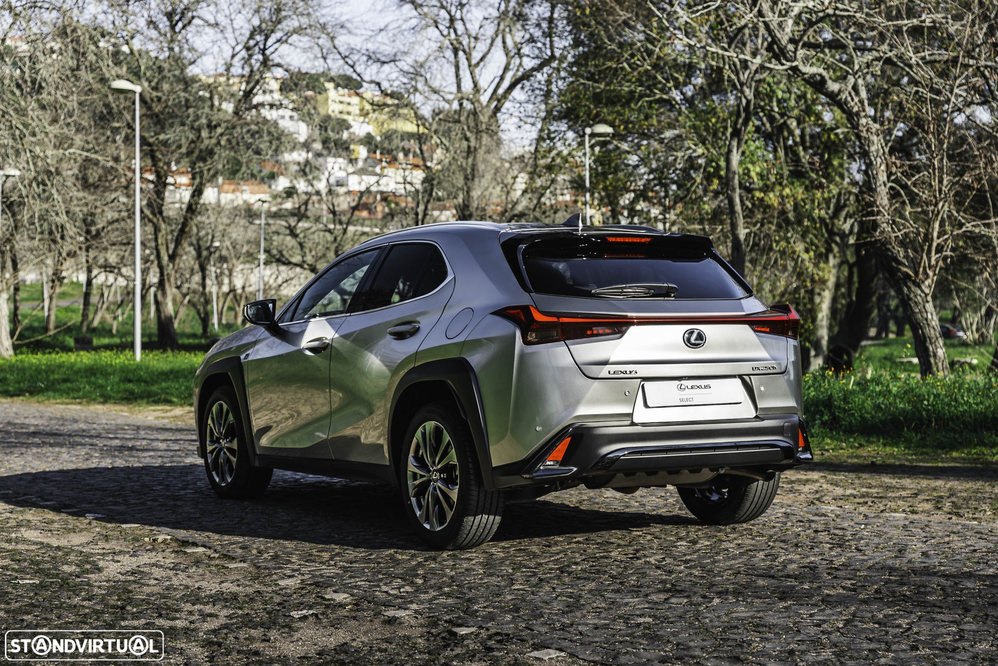 Lexus UX 250h Sport (Ecrã 12.3) - 2