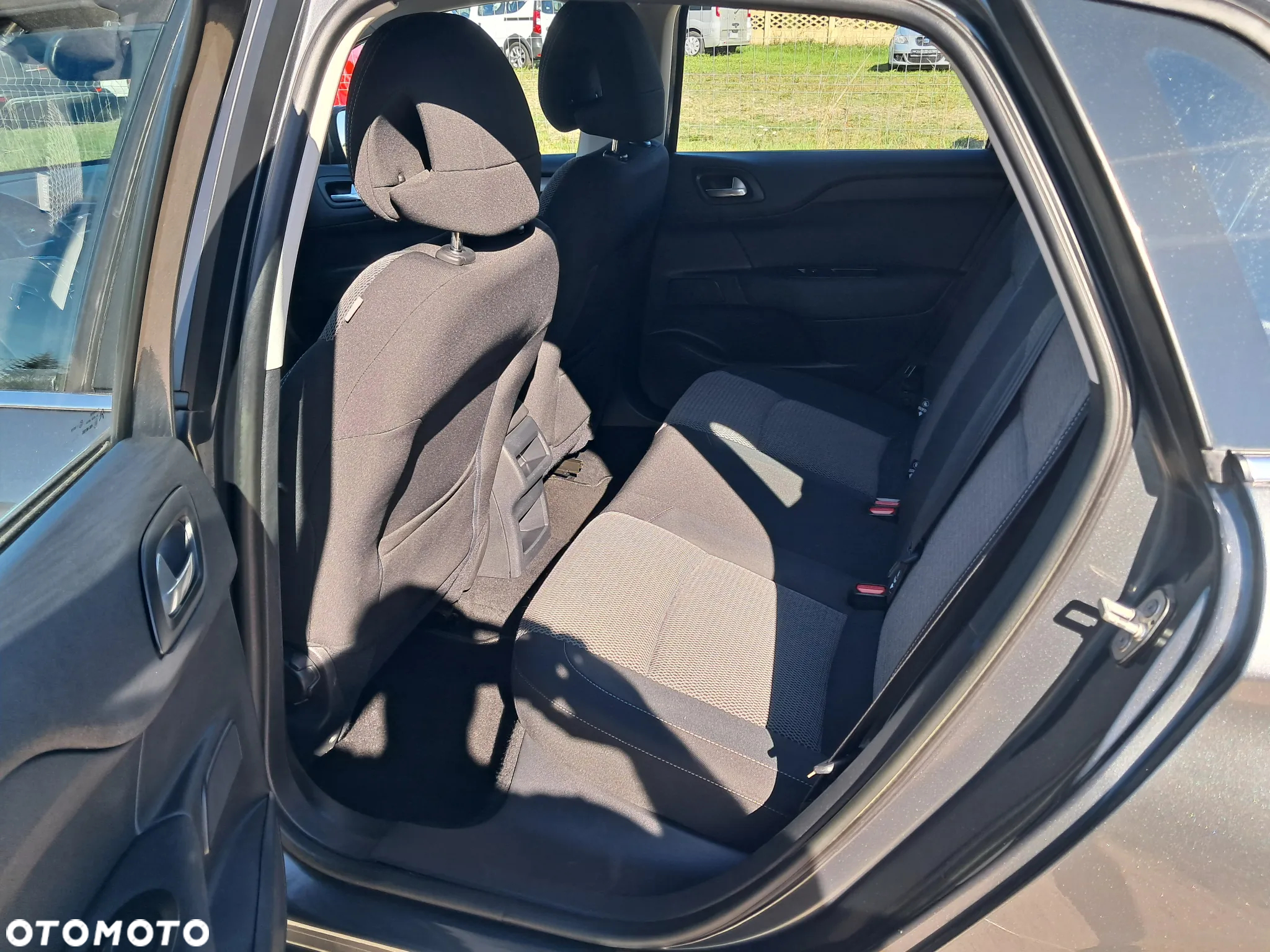 Citroën C4 e-HDi 115 Exclusive - 21