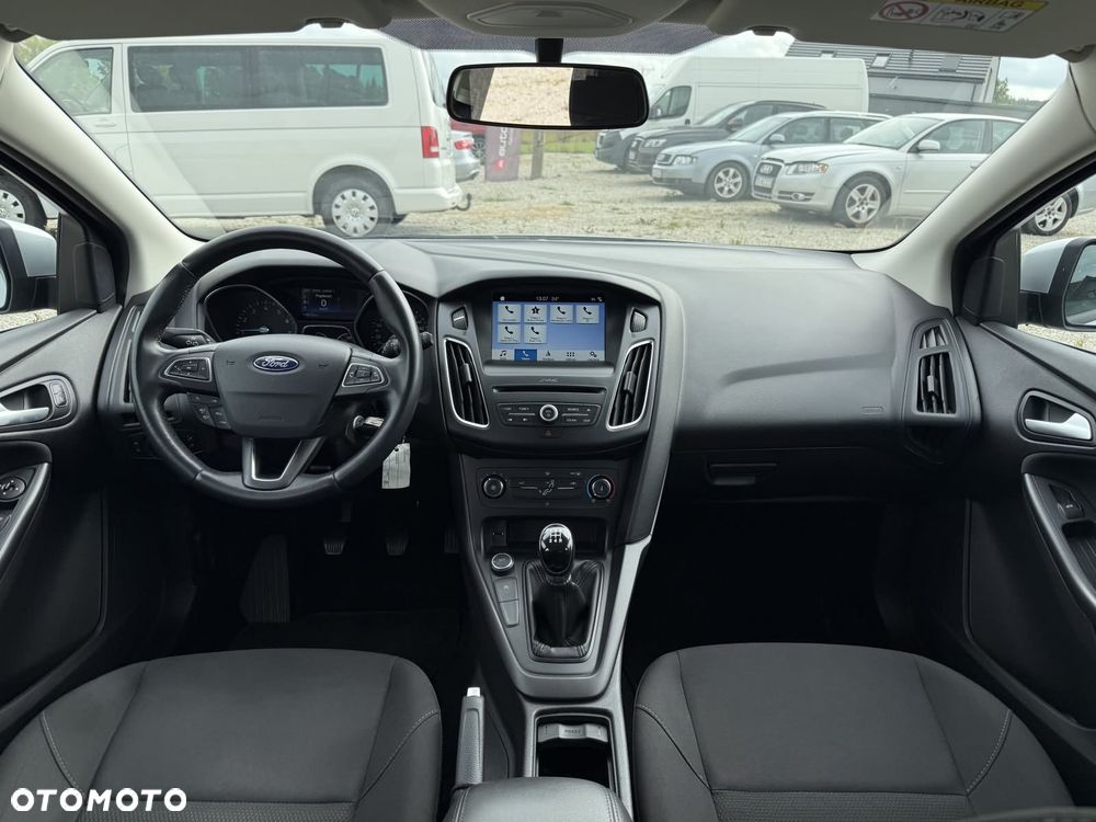 Ford Focus 1.0 EcoBoost Trend Edition Business - 23