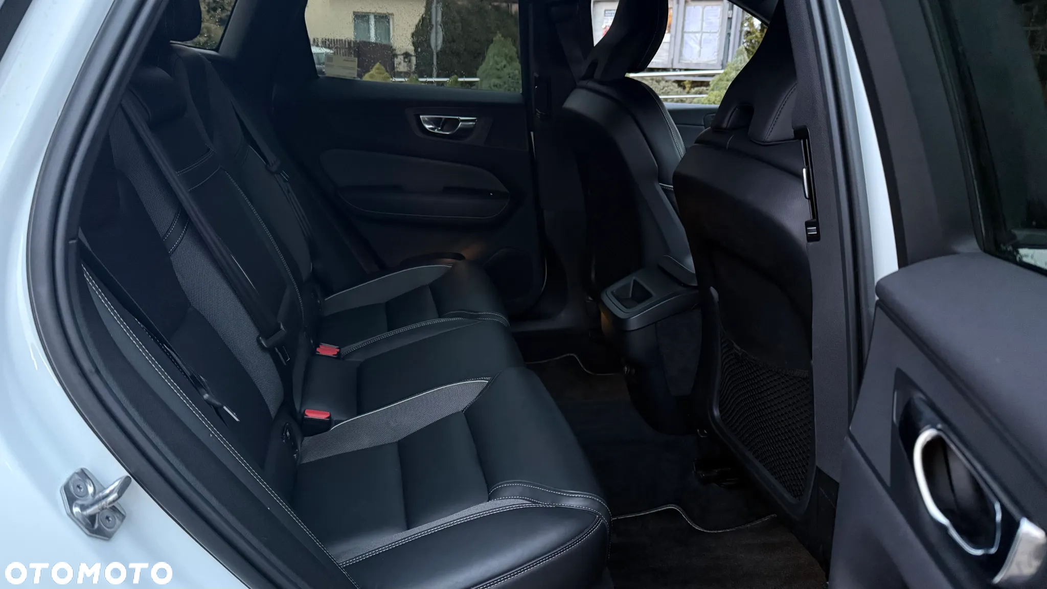 Volvo XC 60 T4 R-Design - 31