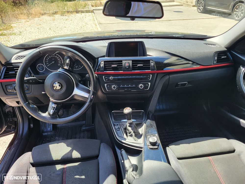 BMW 320 d Pack M - 13