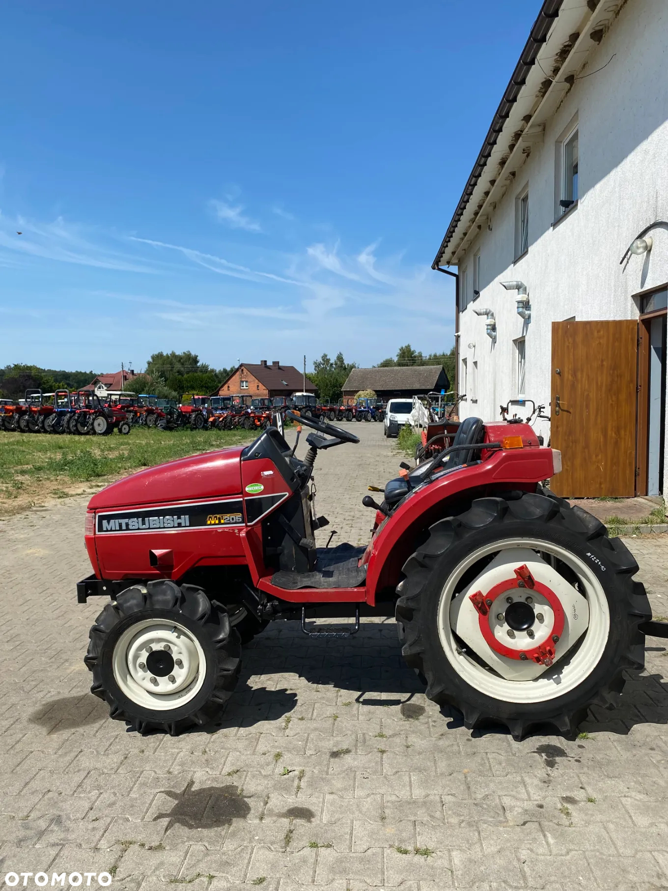 Mitsubishi MT205 - 8