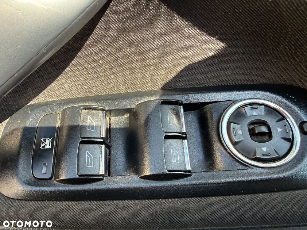 Ford Mondeo 1.8 TDCi Ghia X - 23