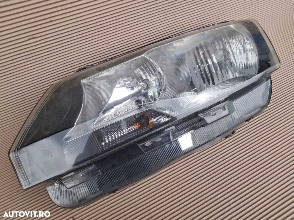 Skoda Rapid, far stanga, proiector stanga. - 2