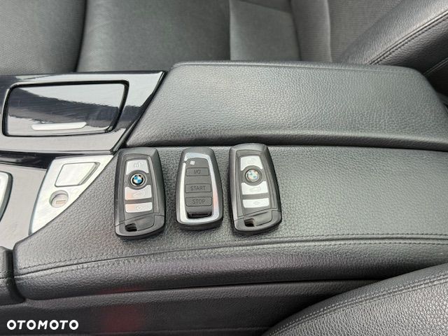 BMW Seria 5 520d - 14