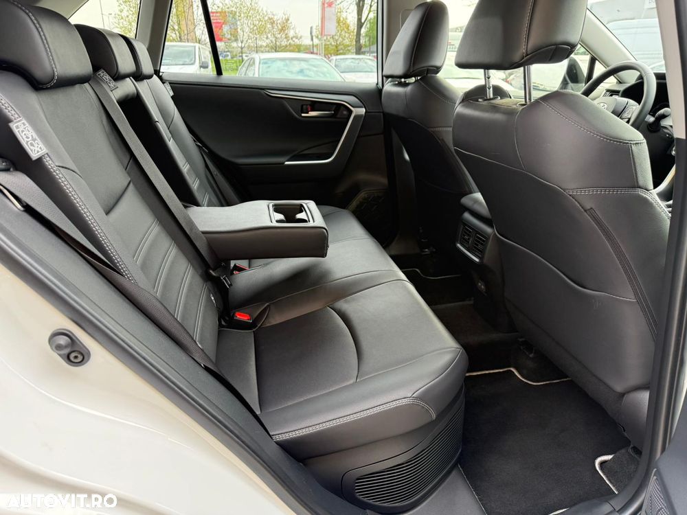 Toyota RAV4 Luxury 2.5 HYBRID 222CP AWD - 19