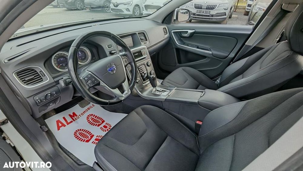 Volvo S60 D5 AWD Geartronic Edition - 4