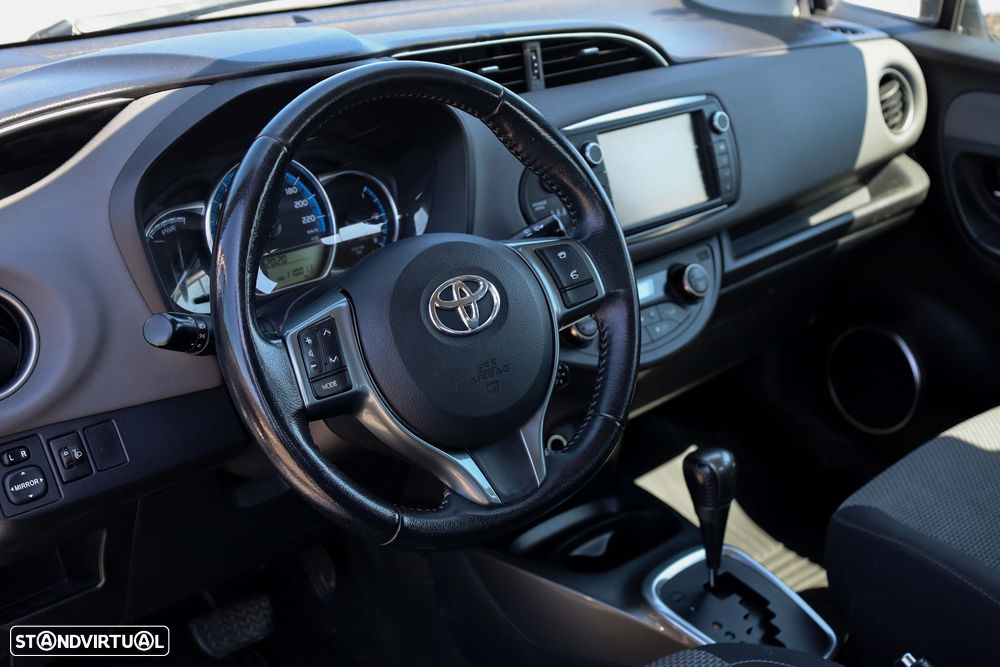 Toyota Yaris 1.5 HSD Active - 12