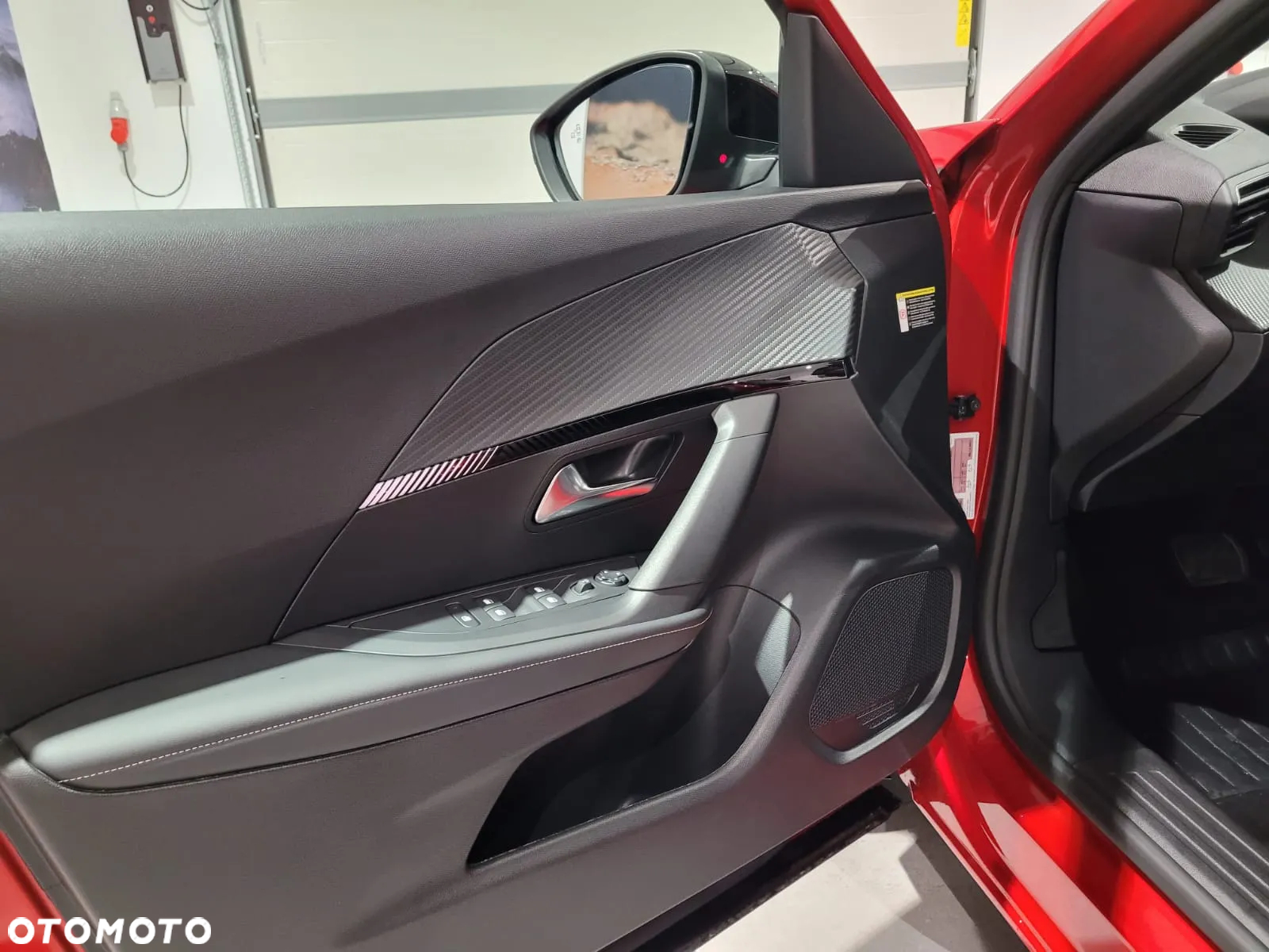 Peugeot 2008 PureTech mHEV Allure e-DCS6 - 10