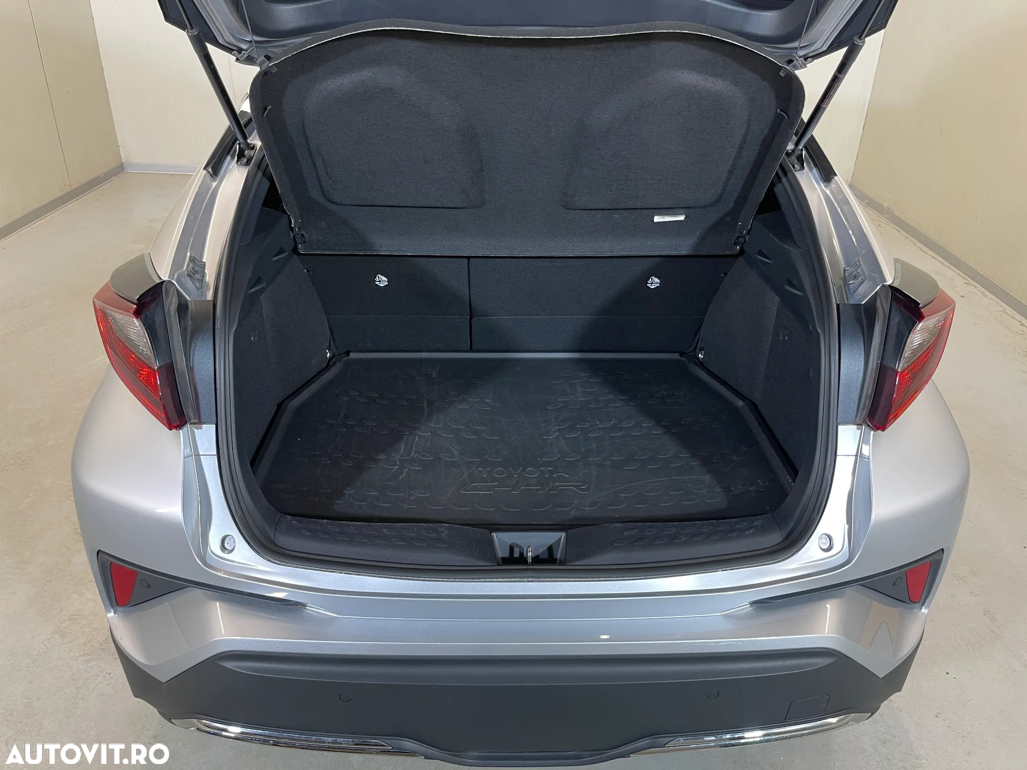 Toyota C-HR 2.0 HSD 184 CP 4x2 CVT Style - 12