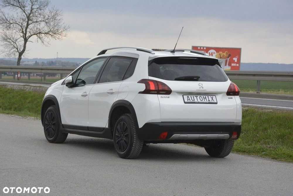 Peugeot 2008 1.6 BlueHDi Allure S&S - 6