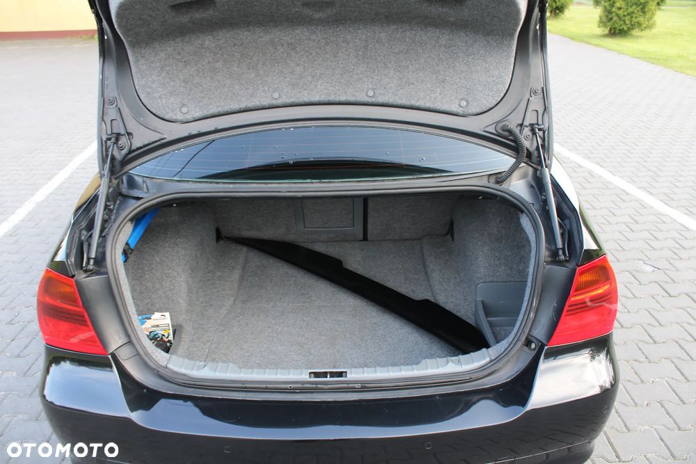 BMW Seria 3 318i Edition Exclusive - 19