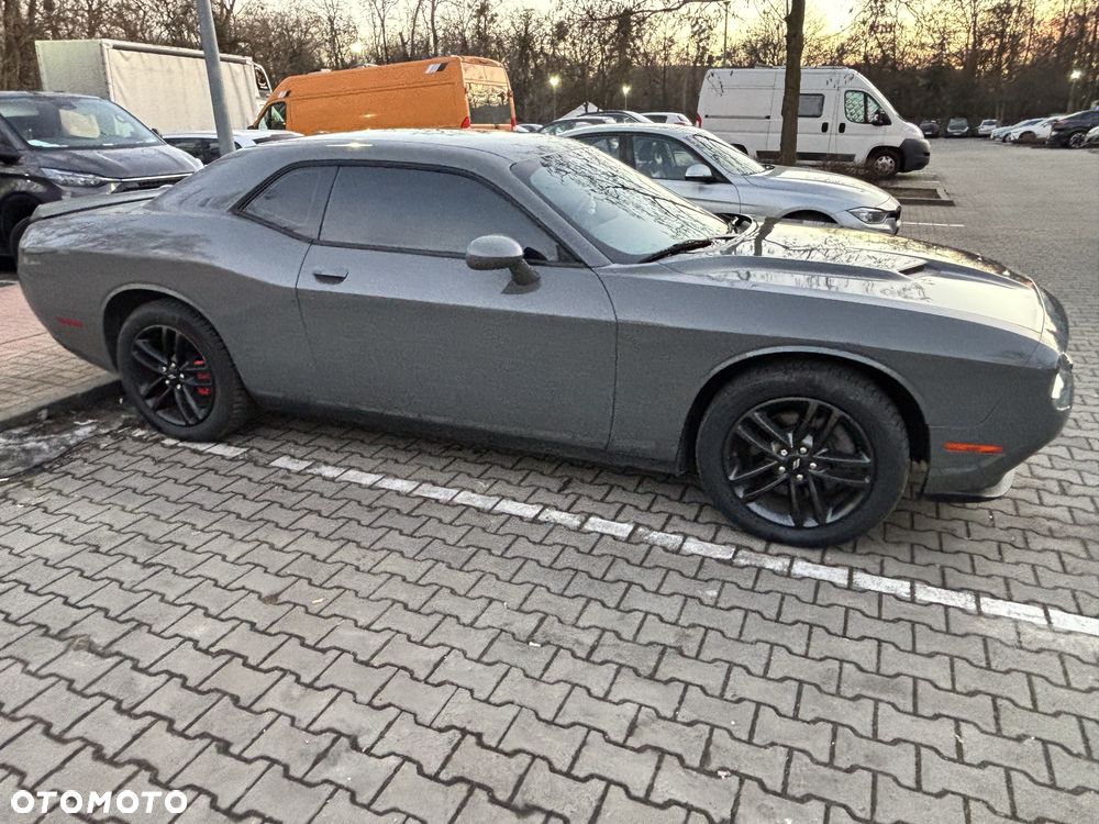 Dodge Challenger - 6