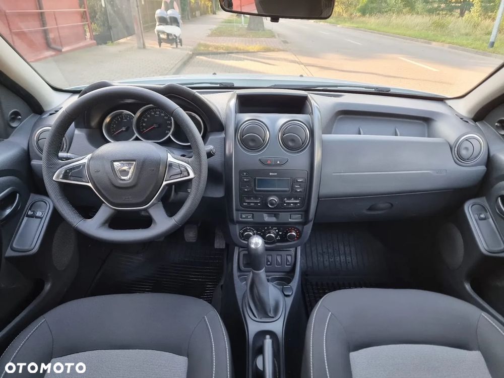 Dacia Duster 1.6 SCe Laureate S&S - 8