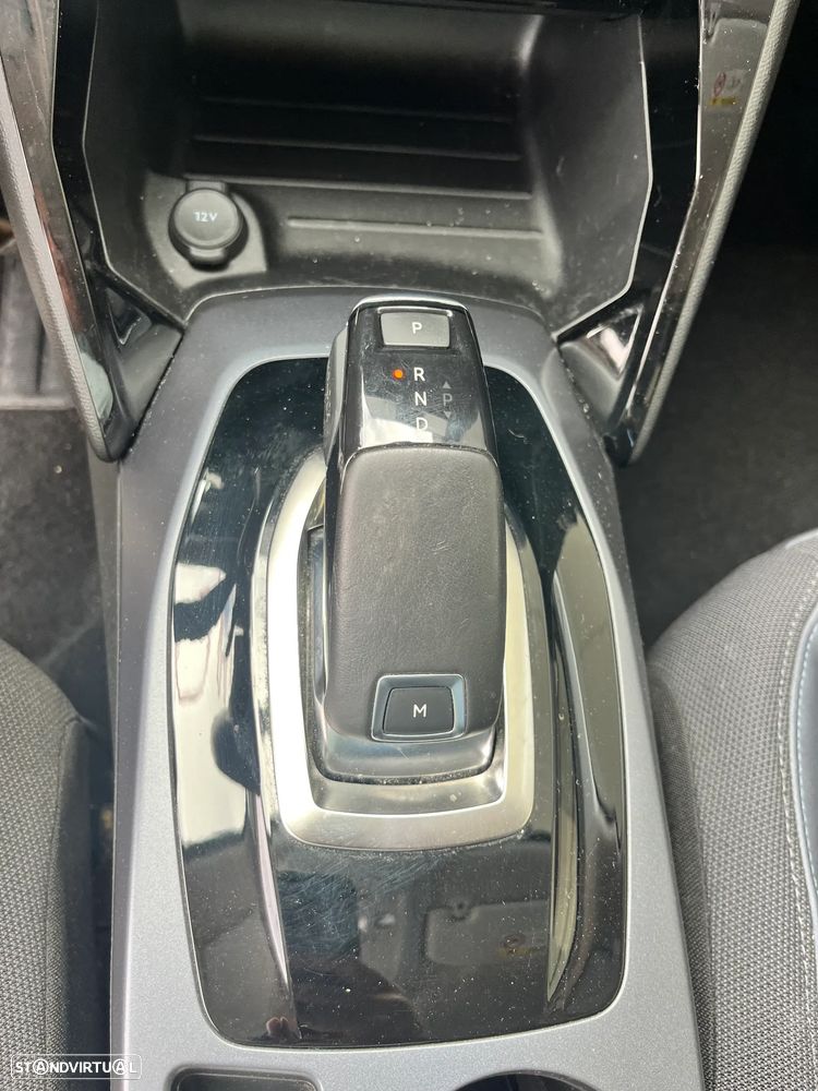 Peugeot 2008 PureTech 130 EAT8 Allure - 13