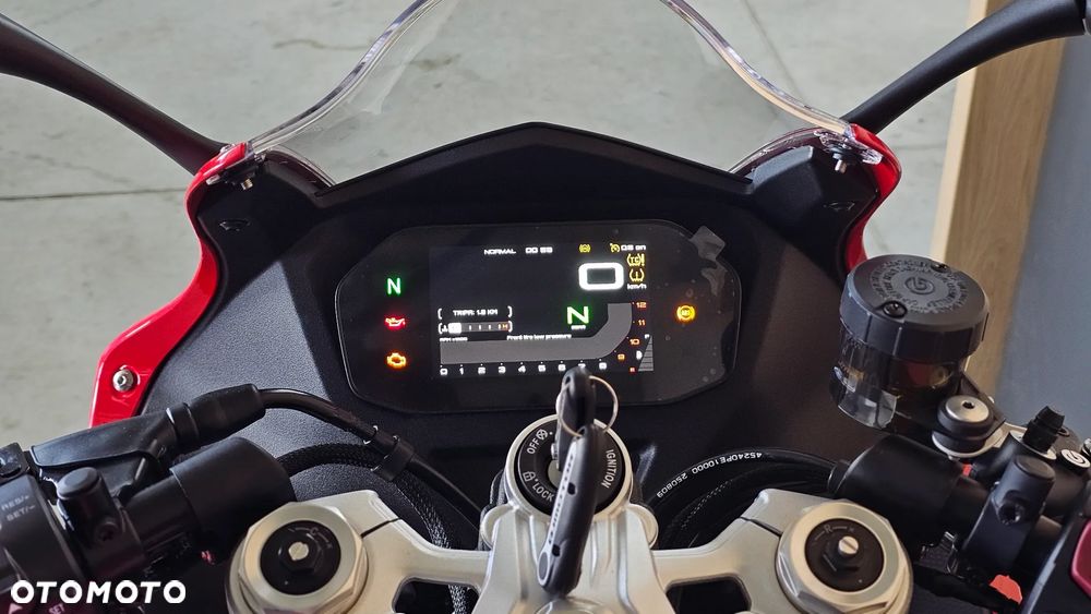 QJMOTOR SRK 800RR - 22