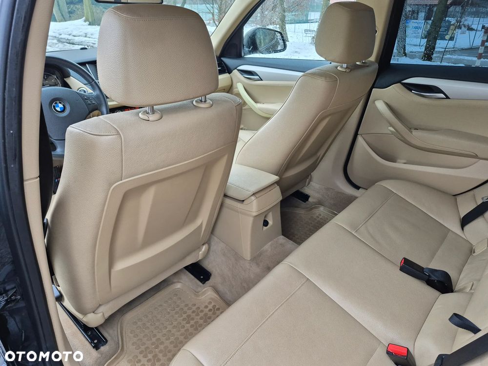 BMW X1 xDrive18d - 11