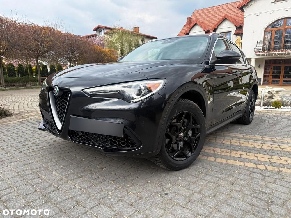 Alfa Romeo Stelvio - 2