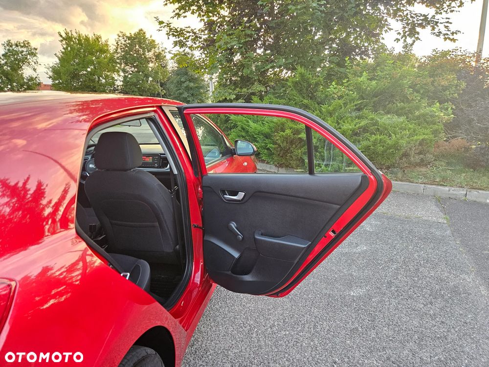 Kia Rio 1.2 Attract - 35