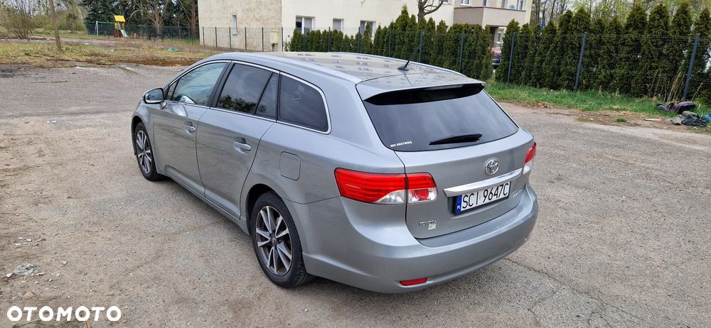 Toyota Avensis 1.8 Premium EU5 - 6