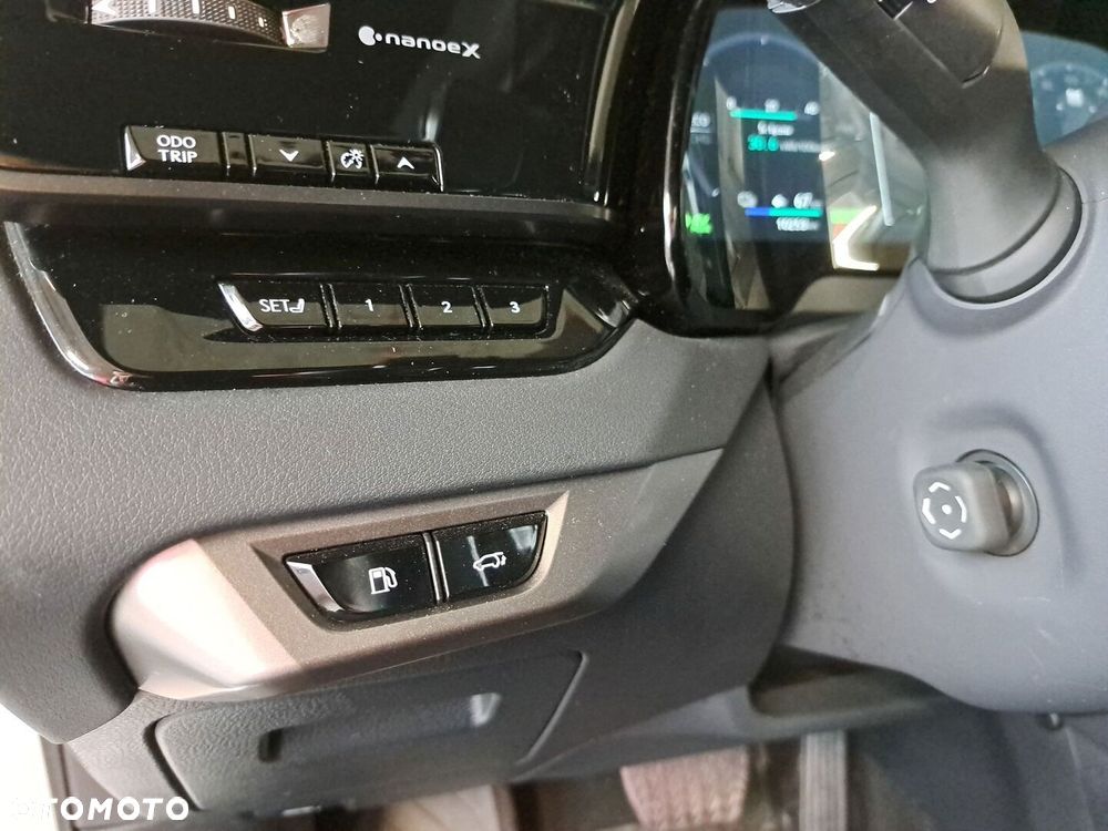 Lexus RX 450h+ Prestige - 31