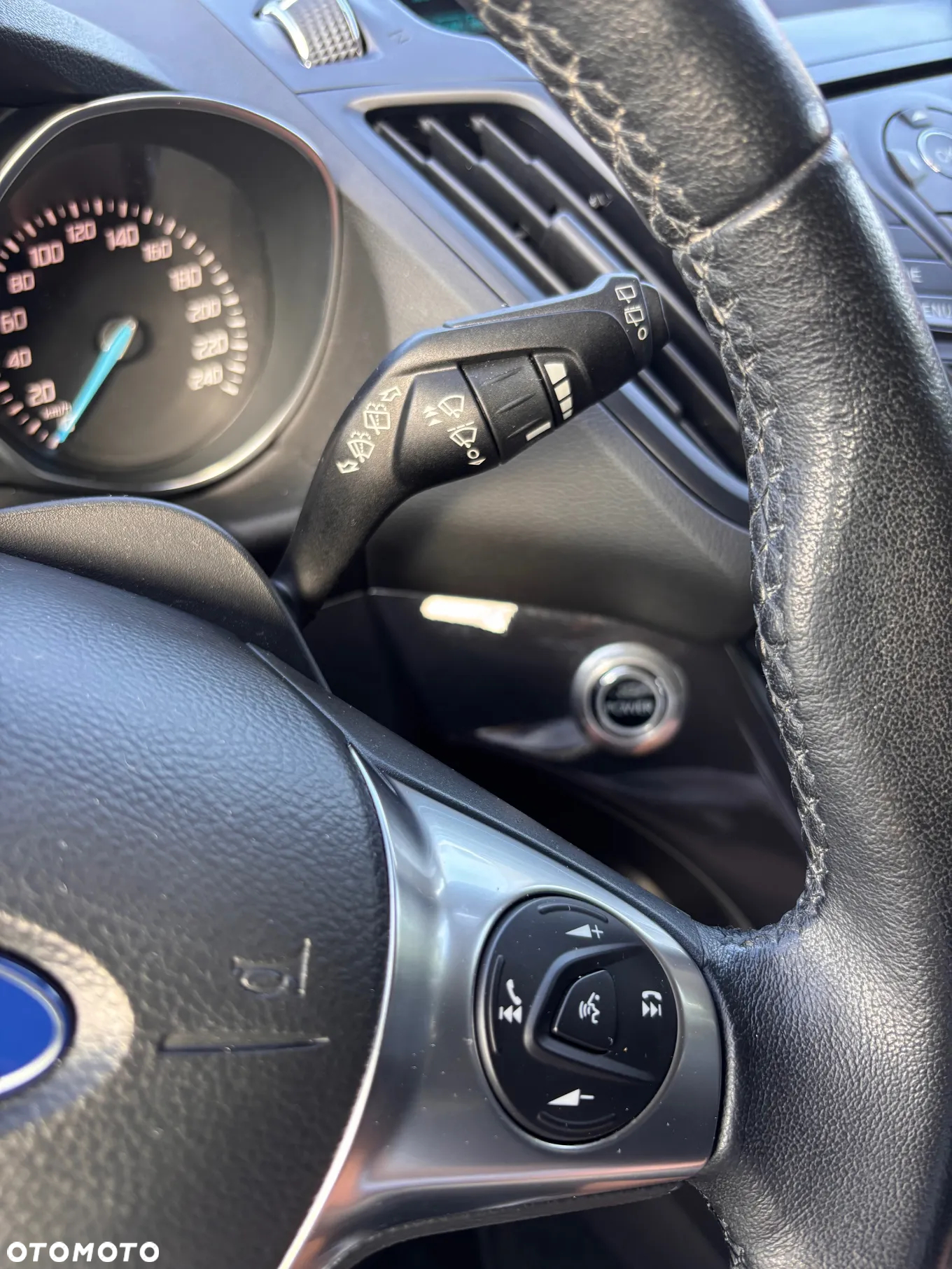 Ford Kuga 1.6 EcoBoost 2x4 Titanium - 29
