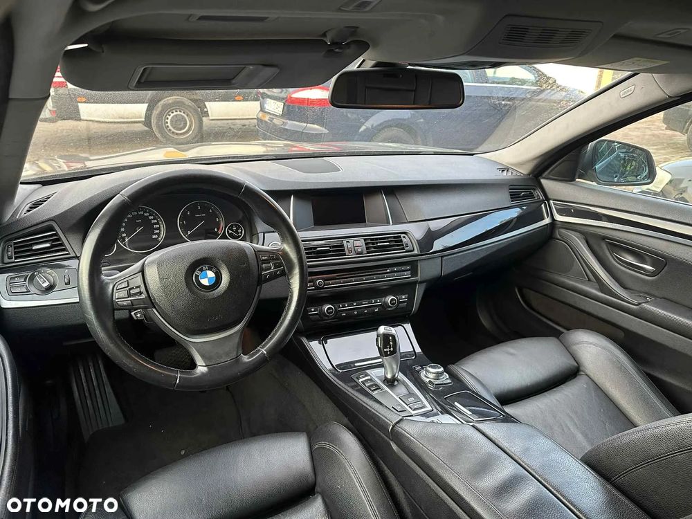 BMW Seria 5 520d xDrive - 5