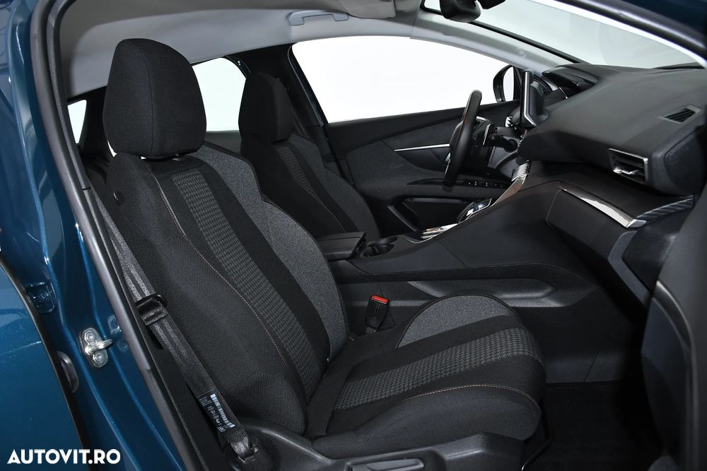 Peugeot 3008 1.2 PureTech Turbo S&S EAT8 Allure - 11