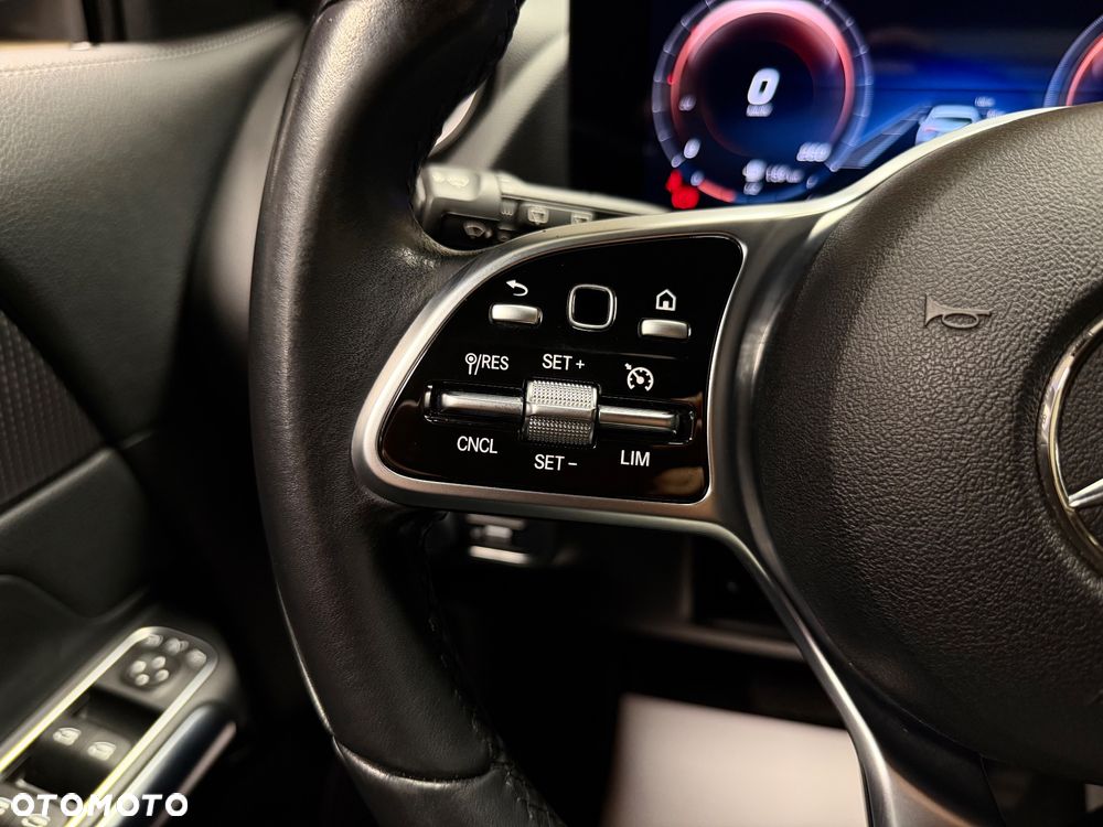 Mercedes-Benz GLA 200 Progressive - 18