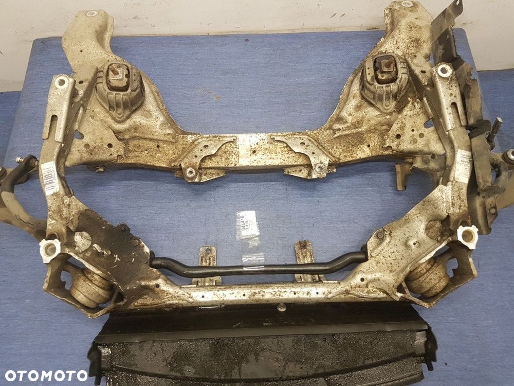 BMW 1 E87 118D LIFT  KOŁYSKA PRZÓD - 3