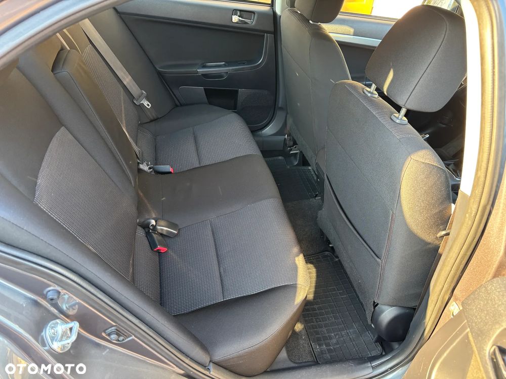 Mitsubishi Lancer 1.8 Intense - 7