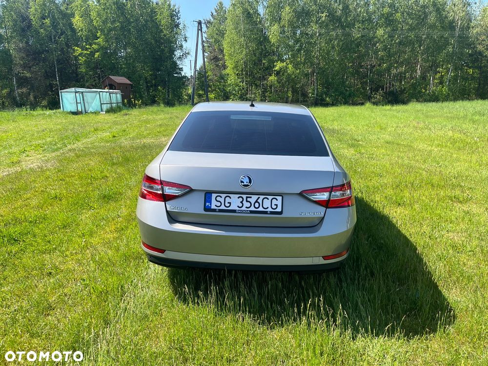 Skoda Superb 2.0 TDI Ambition - 3
