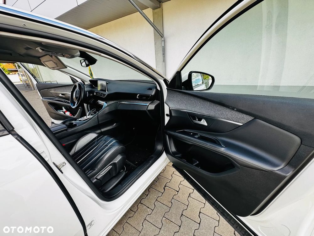 Peugeot 3008 1.5 BlueHDi Allure S&S EAT8 - 17